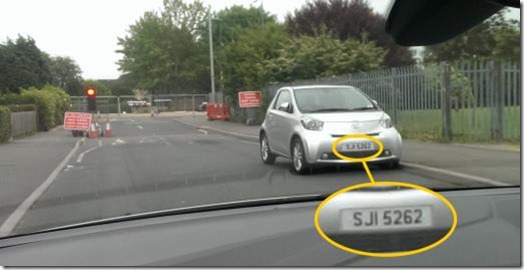Idiot pared at traffic lights in Clifton - reg. no. SJI 5262